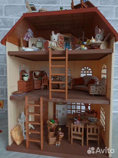 Домик кукольный