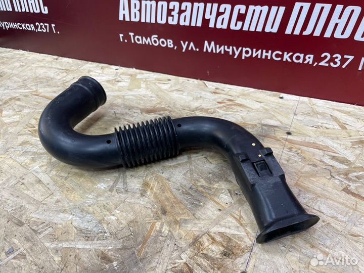 Патрубок воздушного фильтра Renault Sandero