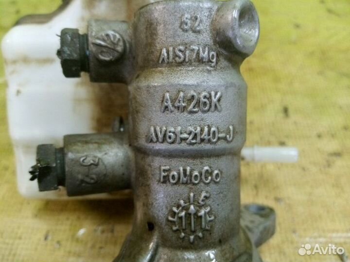 Главный тормозной цилиндр Ford Focus CB8 pnda 2012