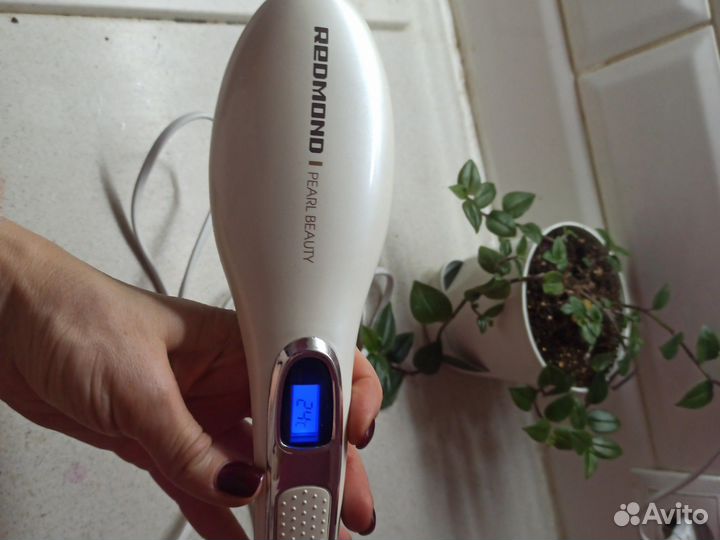 Расческа-выпрямитель Redmond