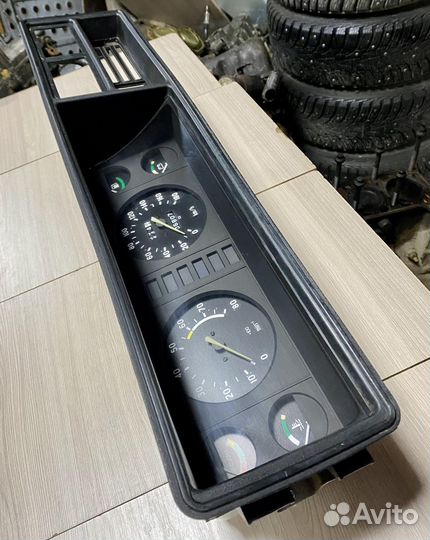 Щиток приборов, приборная панель Ваз 2107, 2104