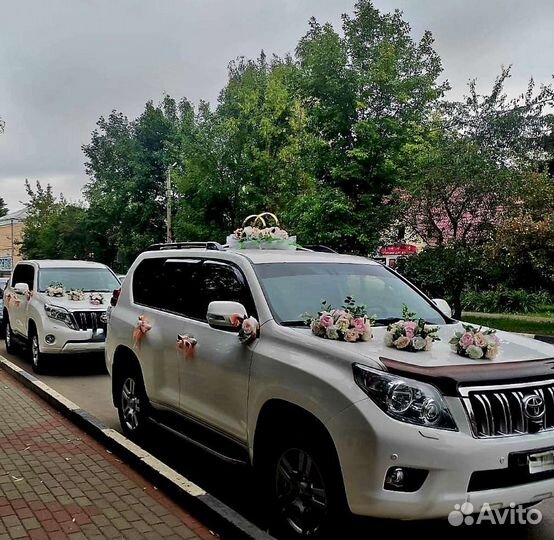 Свадебное украшение на машину (автомобиль)