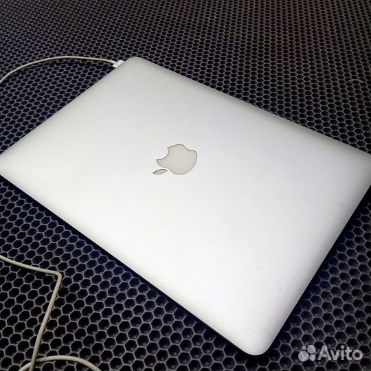 Apple MacBook 13 i5 a1466
