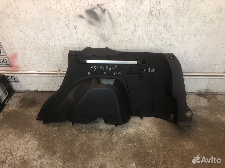 Обшивка багажника задняяправаяMitsubishi Outlander