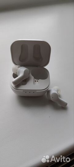 Безпроводные наушники htc Earbuds 1+