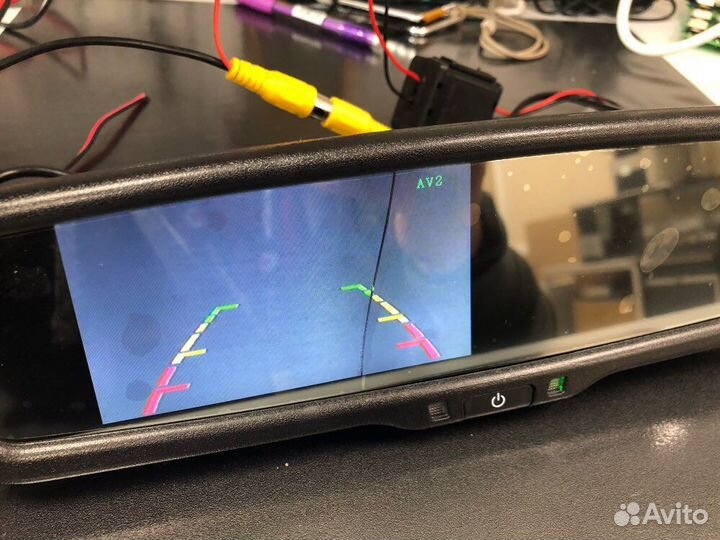 Зеркало заднего вида с монитором и камерой