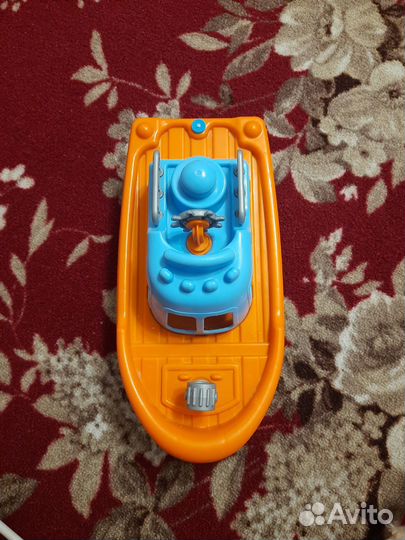 Катер игрушечный