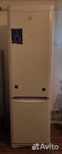 Холодильник бу Indesit