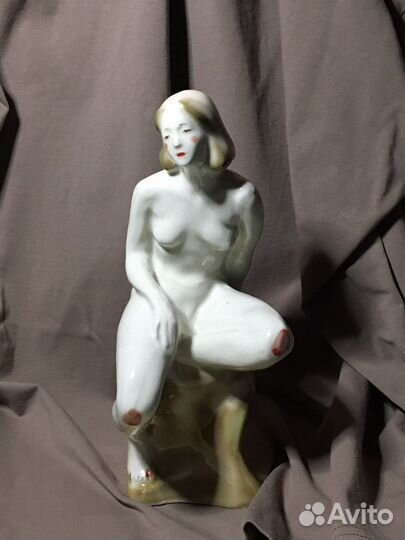 Фарфоровая скульптура 