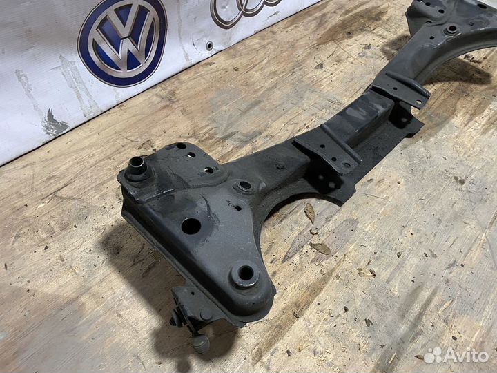 Передний подрамник BMW E46