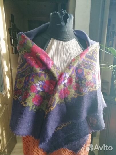 Отрезы ткани и платки времен СССР