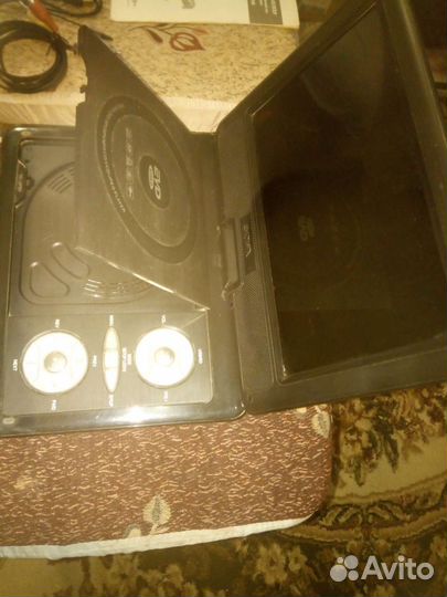 Soni. Телевизор-раскладушка