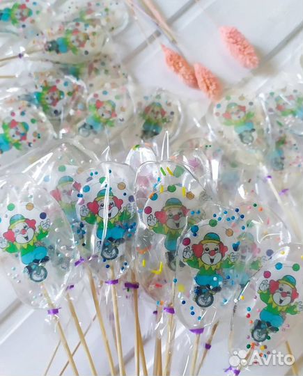 Тонкие леденцы из изомальта для украшения тортика