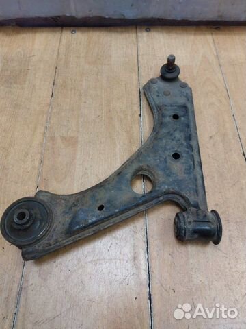 Рычаг подвески передний левый Opel Corsa D Z17DTR