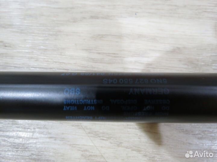 Амортизатор крышки багажника Volkswagen Tiguan