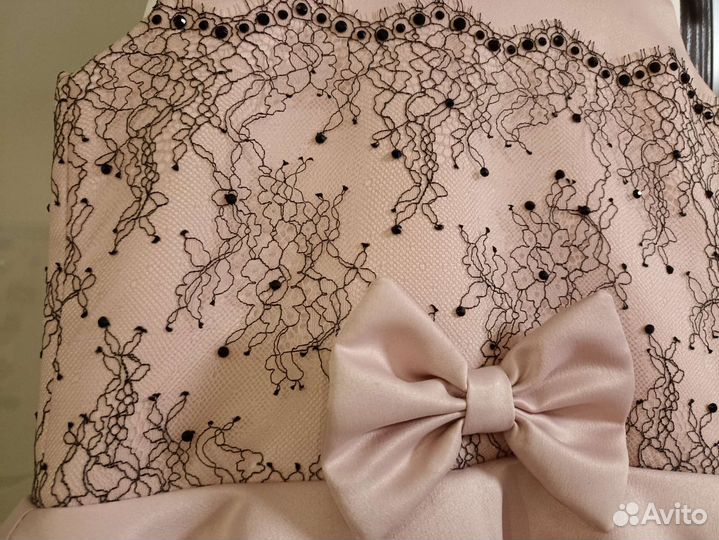 Платье для девочки праздничное