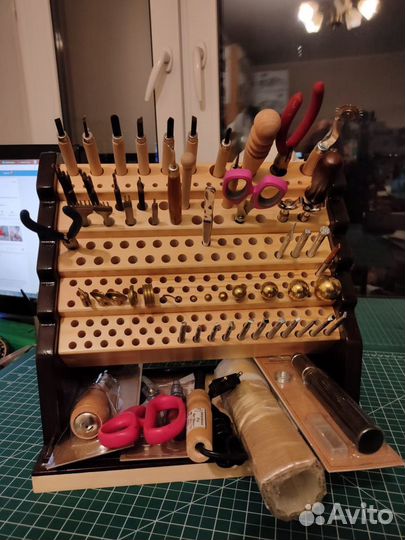 Подставка-органайзер для кожевенного инструмента