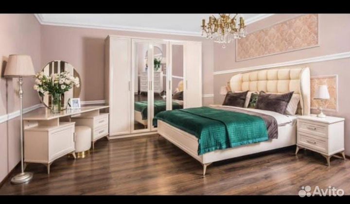 Спальный гарнитур