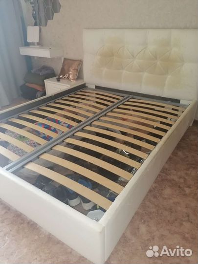 Кровать двуспальная 160х200 бу