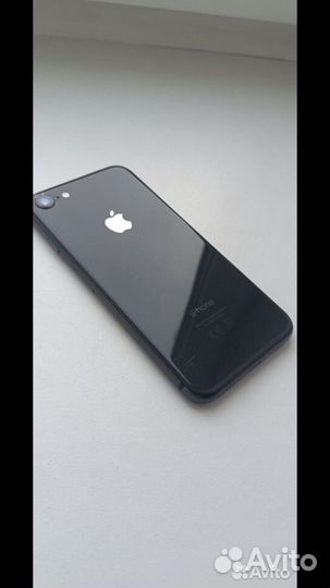 Телефон iPhone 8 64 gb
