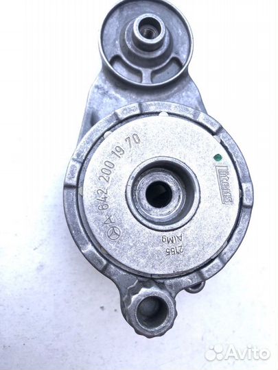 Натяжитель ремня мерседес A6422001970 2018г