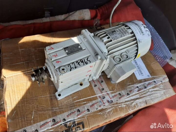 Моторредуктор 176 оборотов. Германия