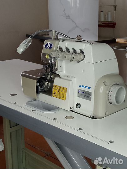 Швейная машина