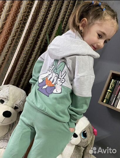 Спортивный костюм для девочки