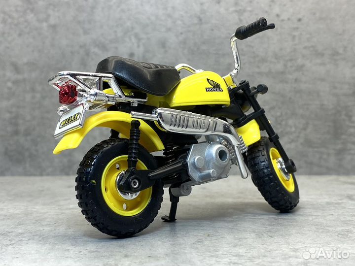 Коллекционная модель Honda Monkey 1967 1:18 Welly