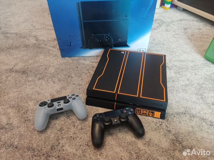 PS4 1Tb+2 джоя+куча игр