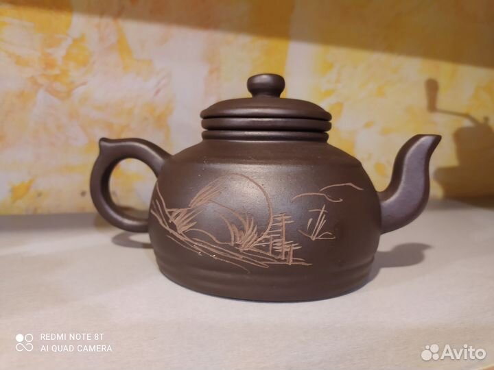 Глиняный кувшин для вина