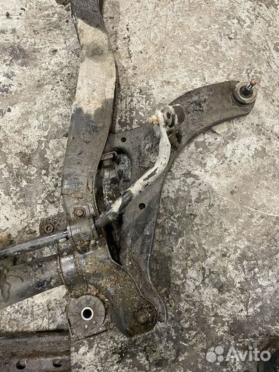 Подрамник на hyundai accent