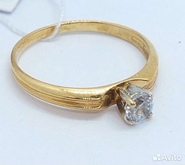 Золотое кольцо с фианитом 18р