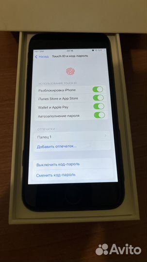 Телефон iPhone se 2020