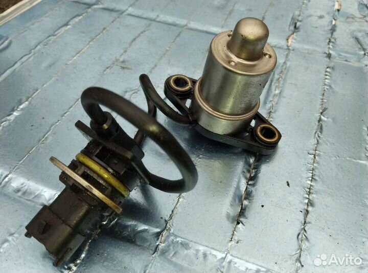 Датчик уровня масла Шевроле Кaдиллaк 12639127