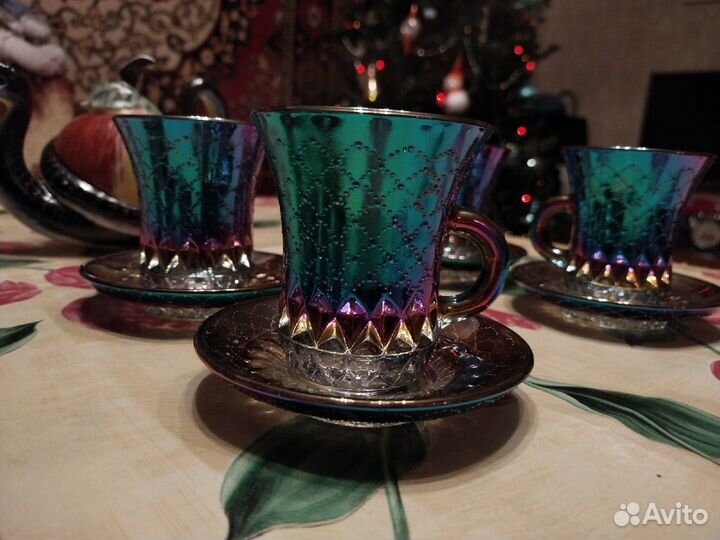 Чашки с блюдцами