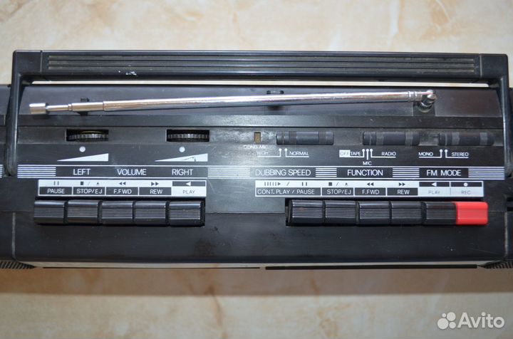 Магнитола радиоприемник UTX RCA 1010