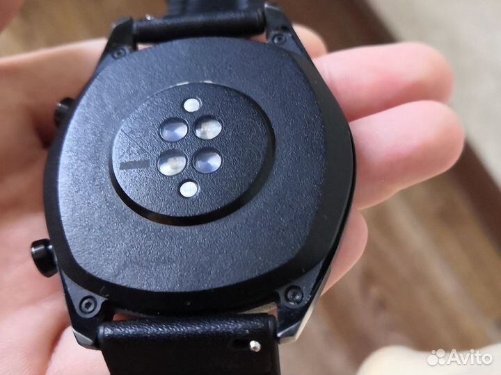 Смарт- часы huawei gt