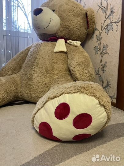 Плюшевый медведь больше 2 метров
