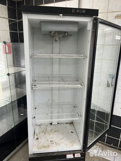 Продается холодильная витрина в хорошоем состоянии