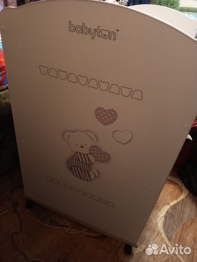 Детская кроватка с бортиками и матрасом