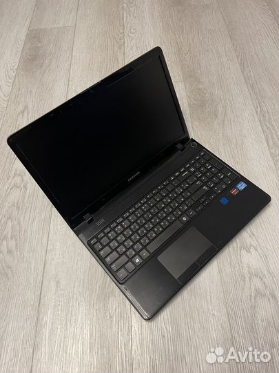 Ноутбук Samsung i7 radeon 12gb ssd 256gb