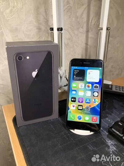 iPhone 8, 64 ГБ