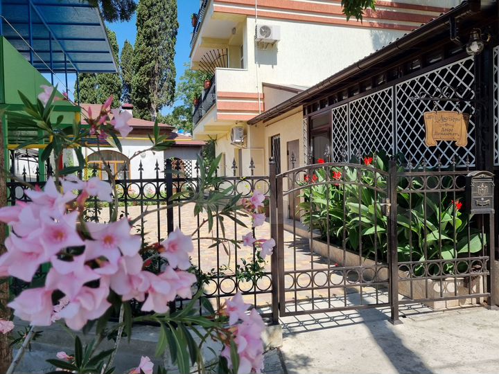 Комната 25 м², 1/4 эт.