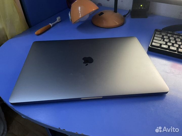 Apple macbook pro 15 2018