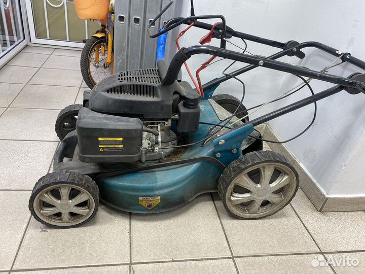 Бензиновая газонокосилка Makita PLM4618, 2.71 л.с