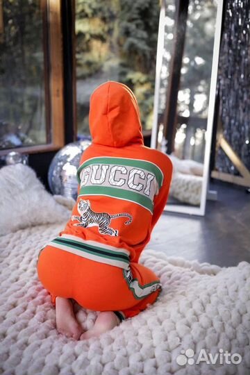 Спортивный костюм женский