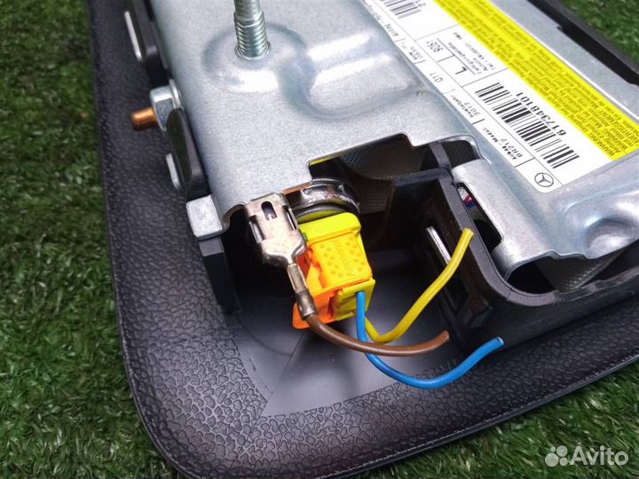 Подушка безопасности в сиденье Mercedes-Benz CLS