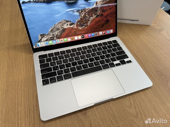 Macbook Air 13,6 M2 8GB 256SSD идеальный