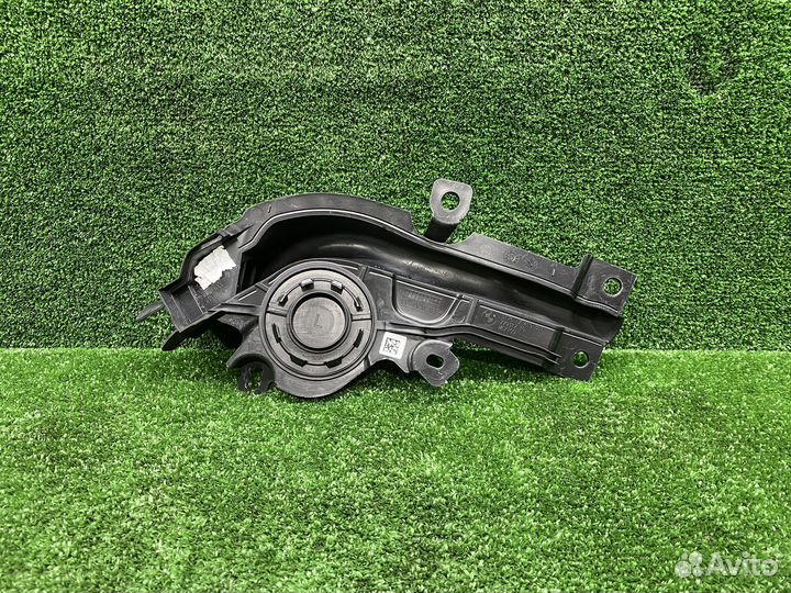 Уплотнитель капота левый BMW G20